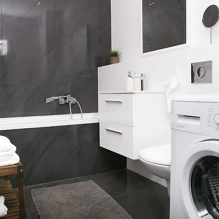 Luna Apartment