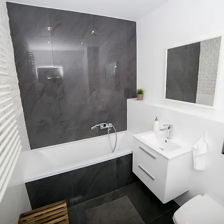 Luna Apartment *